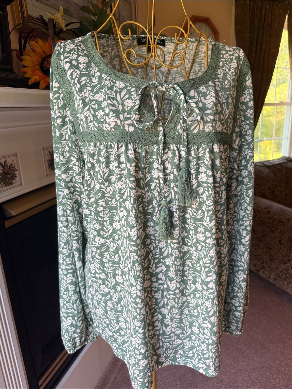Absolutely Famous Green Floral Tie-Front L Sleeve Tunic super soft boho xl sku13